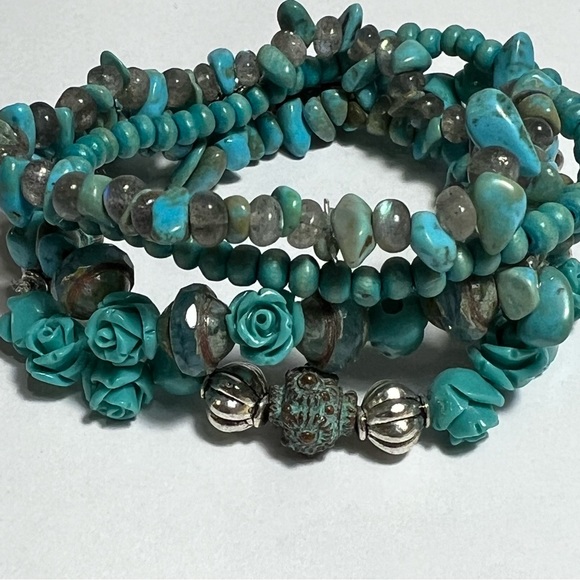 TURQUOISE and LABRADORITE handmade bracelets. Breaded stretchy stackable blue - Picture 2 of 6